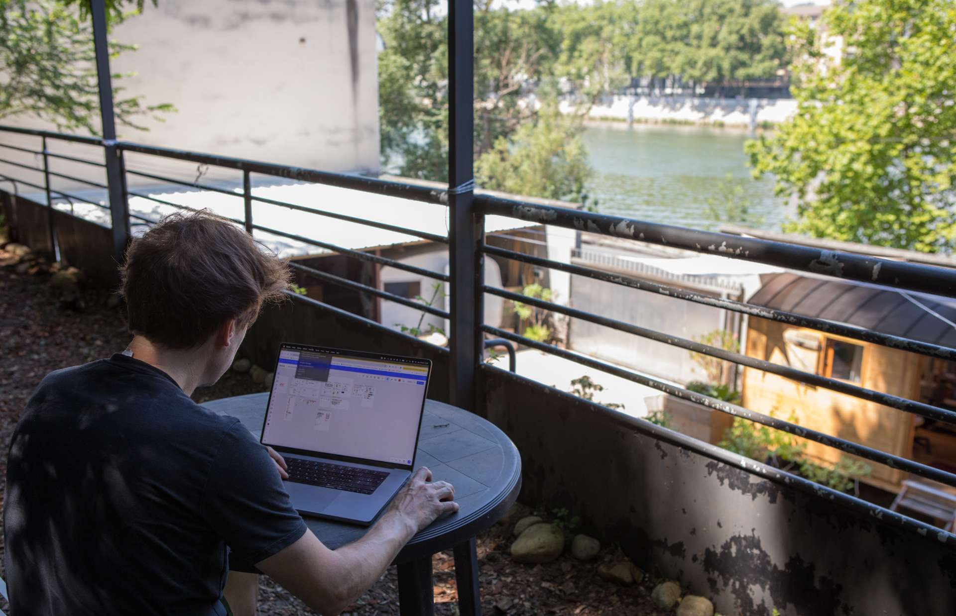 travail sur terrasse vue Saône