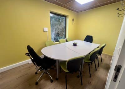 salle de réunion "La Cabane à Idées" 12 mètres carré vue 1 8 places