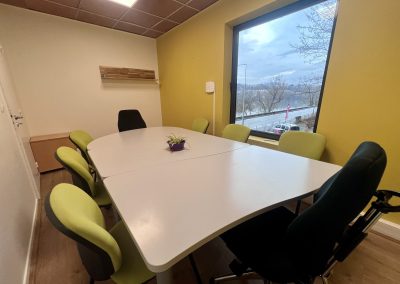 salle de réunion "La Cabane à Idées" 12 mètres carré vue 2 8 places