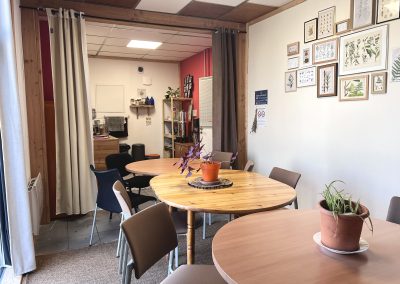 salle de réunion "Les Racines" 25 mètres carré 10 places vue 3
