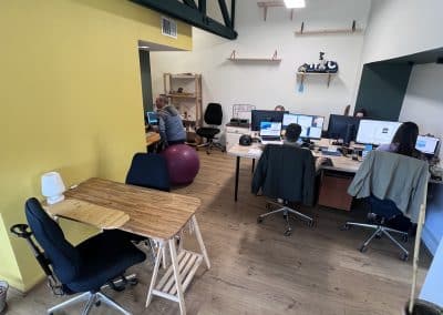 réunion échange groupe travail étage